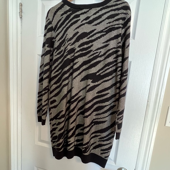 French Connection - gold and black tiger print sweater dress. Size 8 - Picture 8 of 10